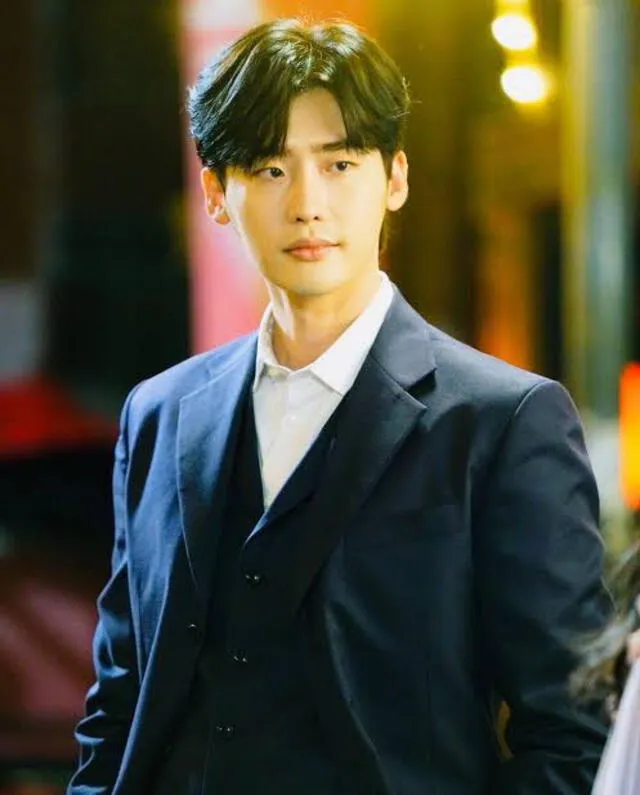 Lee Jong Suk en el dorama “The Hymn of Death”