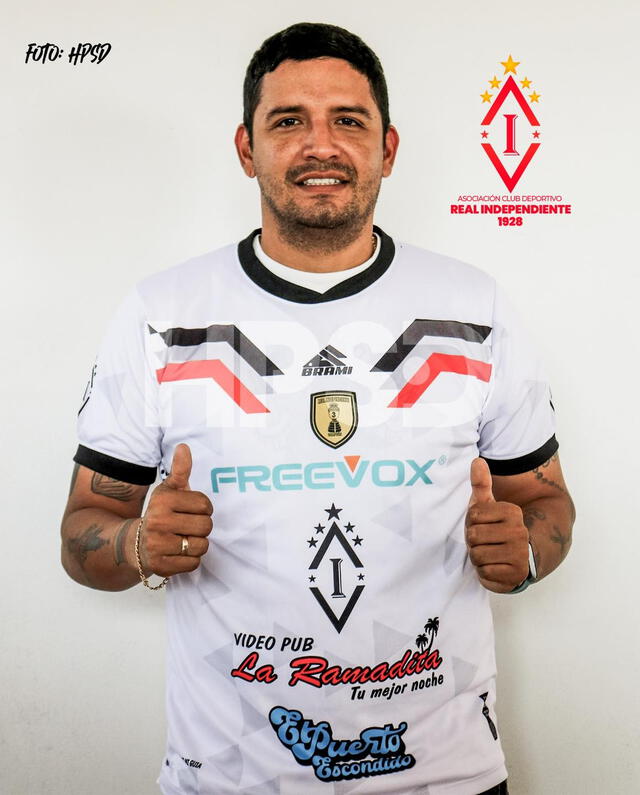 Primera foto oficial de Reimond Manco con su nuevo club. Foto: Real Independiente   