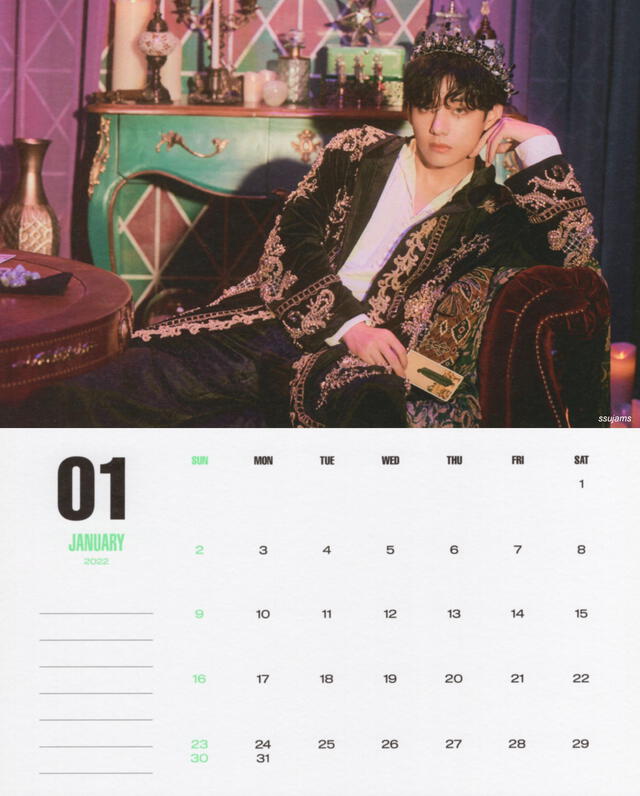 V de BTS en el calendario de mesa del Season's Greetings. Foto: BIGHIT