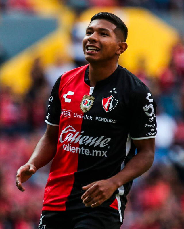 Edison Flores no es tomado en cuenta por el actual técnico de Atlas. Foto: Atlas   