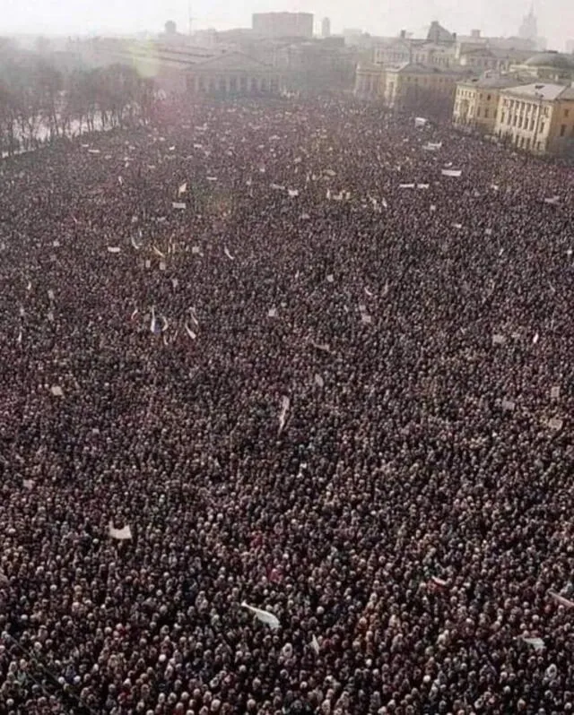 La imagen de la supuesta manifestación en Austria ha sido difundida en Facebook, Instagram y Telegram. Fuente: Captura LR, Facebook.