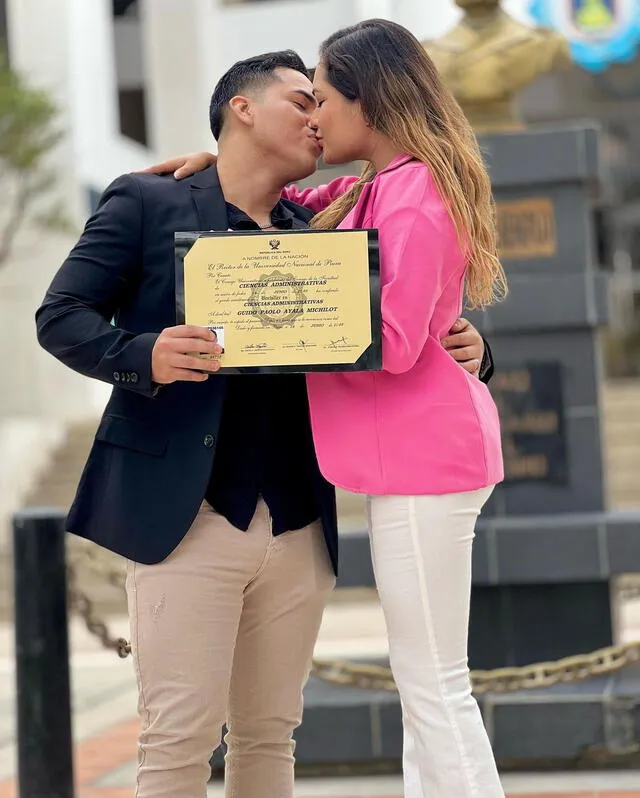  Lesly Aguila celebra el grado académico de su pareja. Foto: Instagram    