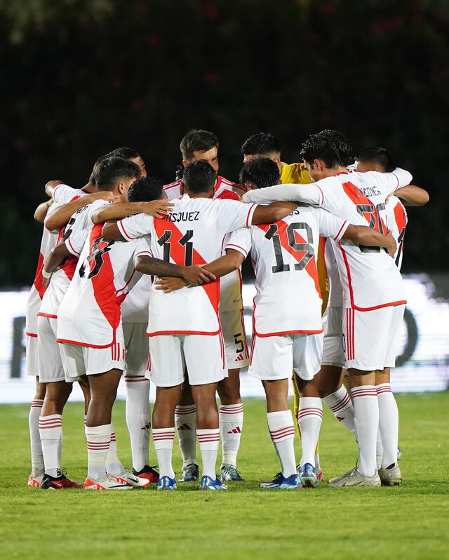 "Unidos y mentalizados en salir adelante", fue el mensaje de la Bicolor tras caer ante Argentina. Foto: La Bicolor/X   