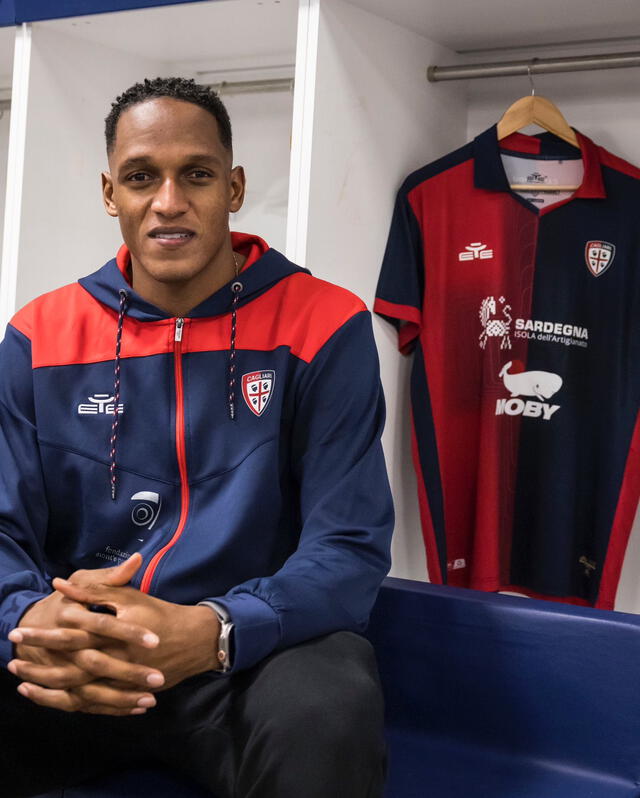 Yerry Mina paseó su fútbol por clubes de Inglaterra, España e Italia. Foto: Twitter/Cagliari.   