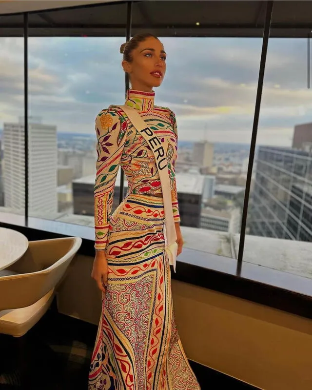 Alessia Rovegno lució un llamativo vestido en los ensayos del Miss Universo