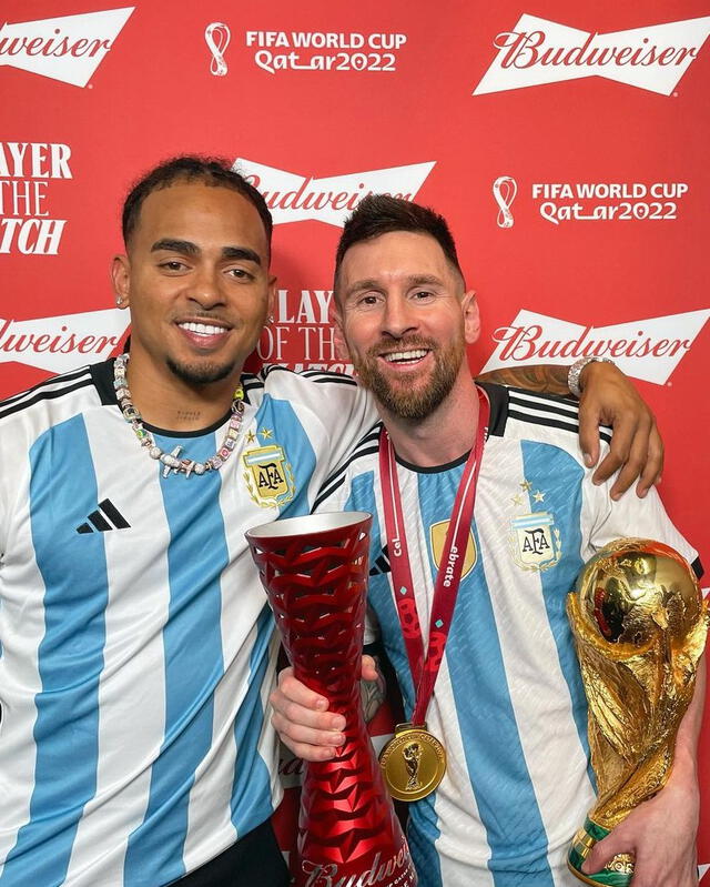 Ozuna junto a Lionel Messi.