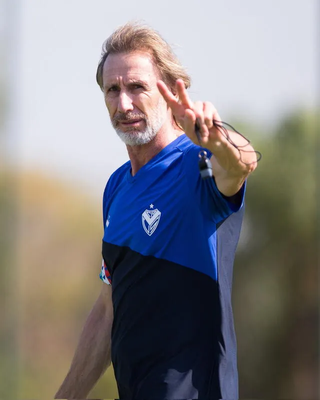 Ricardo Gareca ya dirigió sus primeros entrenamientos en Vélez. Foto: Vélez Sarsfield.   