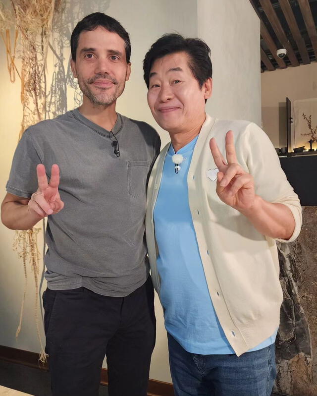  El chef Lee Yon Bok junto Virgilio Martínez Central. Foto: Instagram/@fuxtom   