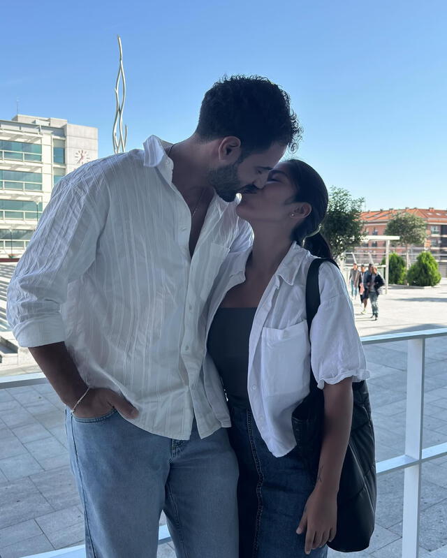  Isabel Pantoja formalizó su matrimonio civil con Asraf Beno. Foto: Instagram<br><br>    