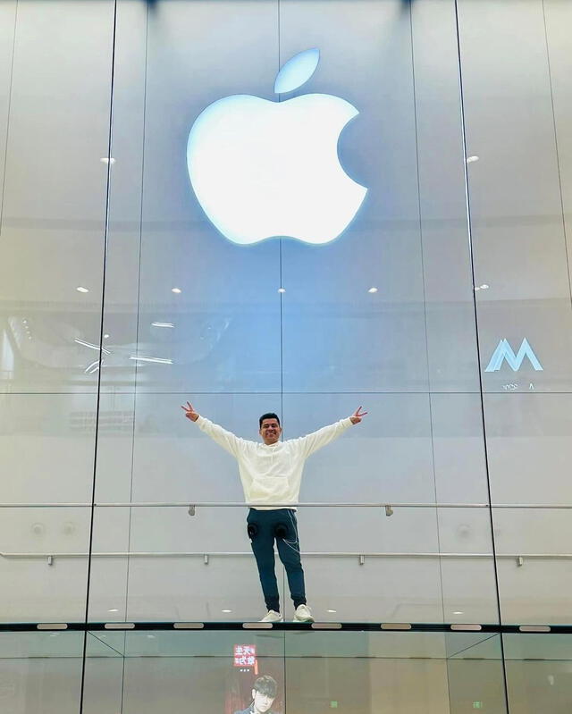El éxito de Wilmer Becerra lo llevó a tener problemas con Apple. Foto: @wiltech_oficial/Instagram   