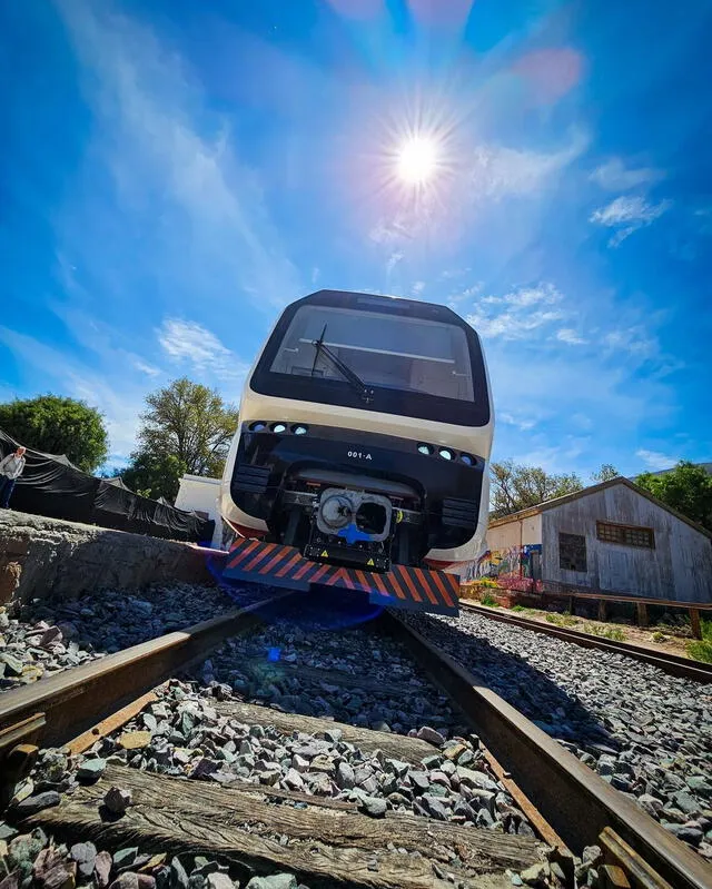 Al utilizar energía solar, el Tren Solar contribuye a reducir las emisiones de gases de efecto invernadero y promueve un turismo más sostenible. Foto: trensolaroficial/Instagram   