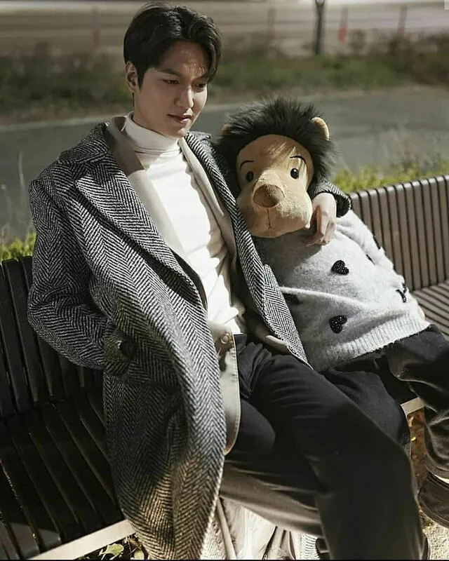 Lee Min Ho y Minomi en los photo still del episodio 9 de   The King: The Eternal Monarch (SBS, 2020)