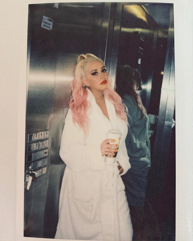 Christina Aguilera comparte fotos íntimas de su ‘pijama party’