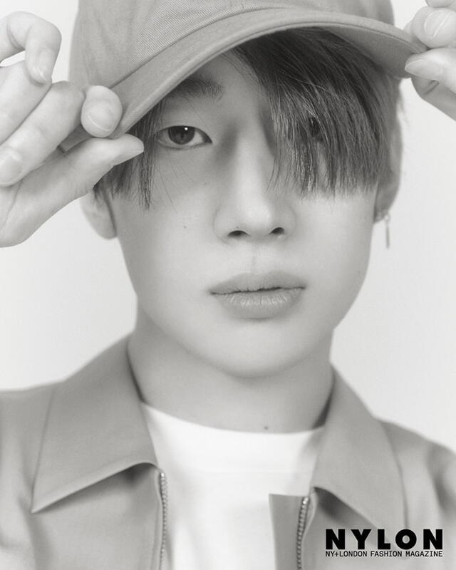 Han Seung Woo., líder de VICTON, en la potada de la revista NYLON. Marzo 2013.