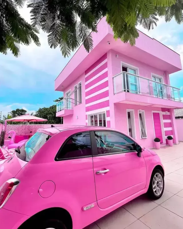 Cada rincón de su casa tiene color rosa. Foto: brunabarbieoficial/Instagram