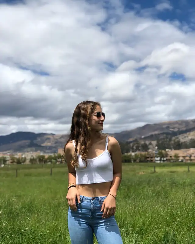 Alessia Sanllehi, la futbolista que fue grabada besándose con Andrés Vílchez Alessia Sanllehi, la futbolista que fue grabada besándose con Andrés Vílchez