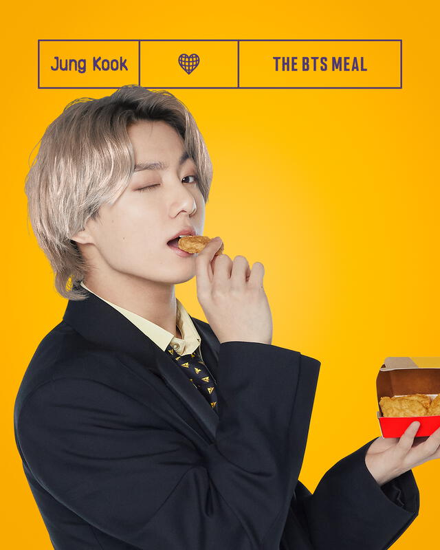 Jungkook, foto promocional del BTS Meal de McDonald's.