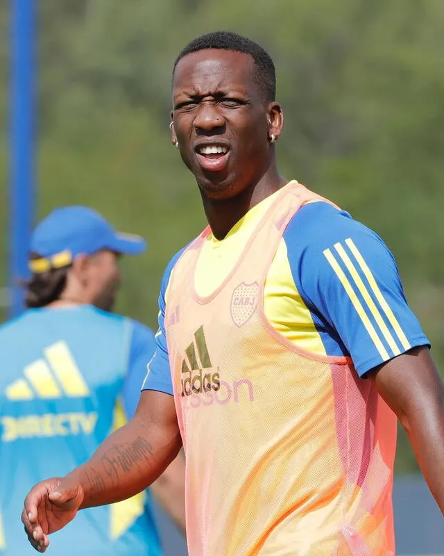 Advíncula entrena con Boca Juniors en la pretemporada. Foto: Boca Juniors   