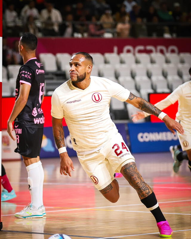 Tony Alvarado tiene contrato vigente con el equipo de futsal de Universitario. Foto: Universitario.   