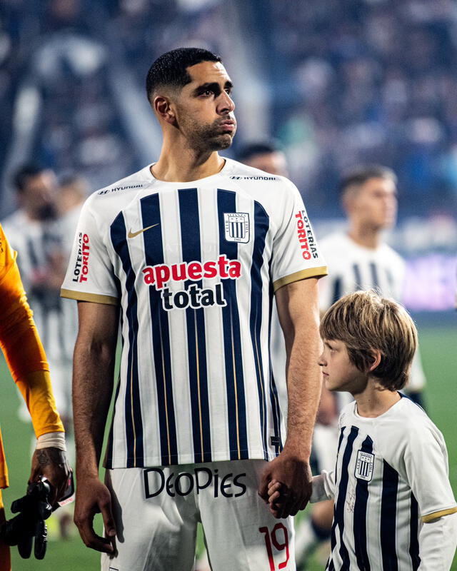  Pablo Sabbag ingresó llorando al estadio Alejandro Villanueva. Foto: Enzo Florez/LR   