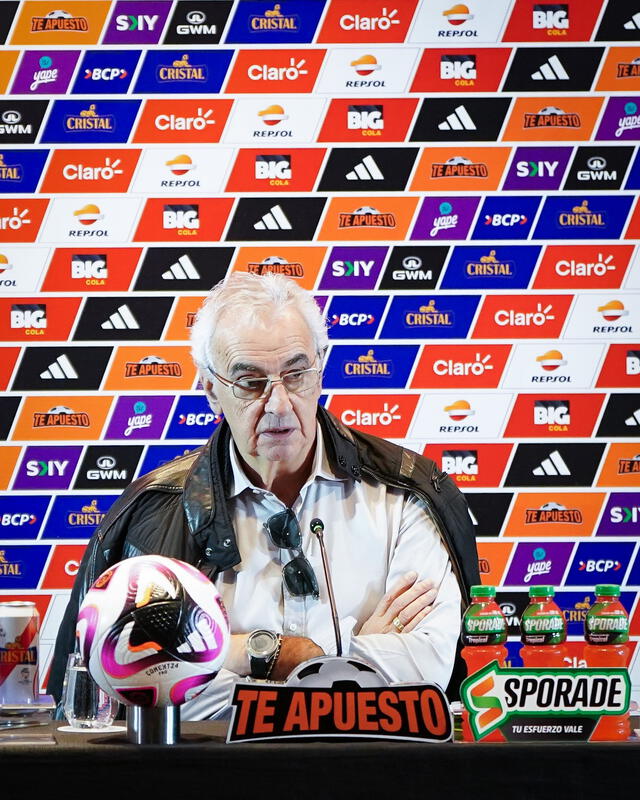  Jorge Fossati tuvo un intercambio de palabras con periodista de Latina. Foto: La Bicolor   