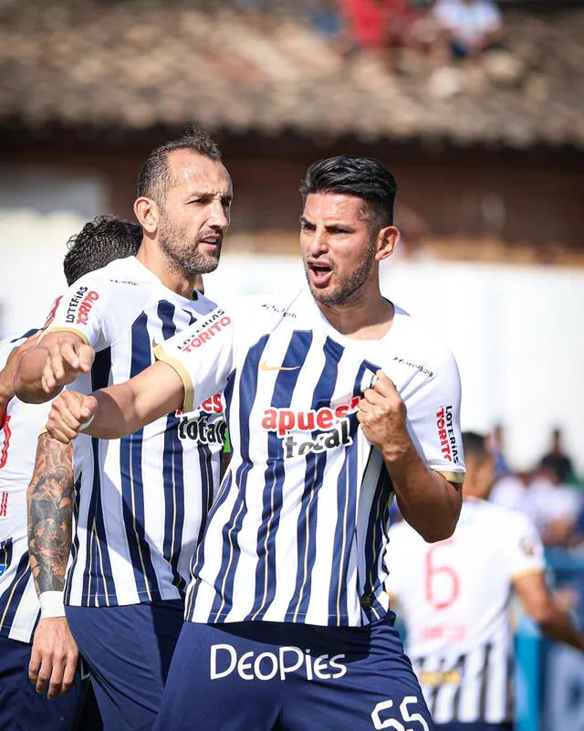 Carlos Zambrano asumió la capitanía de Alianza Lima en el partido tras la salida de Hernán Barcos. Foto: Liga 1   