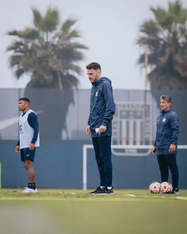 Mariano Soso dirigió su primer entrenamiento en Alianza Lima este miércoles 7 de agosto. Foto: Club Alianza Lima   