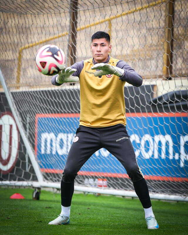  Diego Romero será titular ante Alianza Atlético por la ausencia de Sebastián Britos. Foto: Universitario 