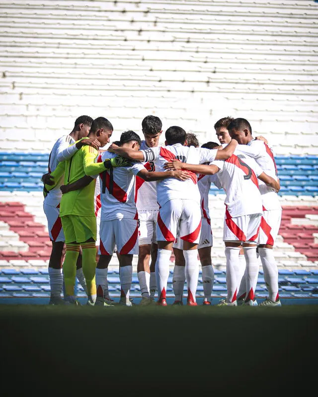 Perú sub 20 derrotó 2-1 a Uruguay en el Gran Parque Central de Montevideo en un reciente amistoso. Foto: La Bicolor   