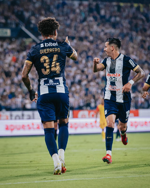  Paolo Guerrero fue el autor de uno de los goles en el triunfo de Alianza Lima por 2-0 ante Aucas. Foto: Alianza Lima/X   