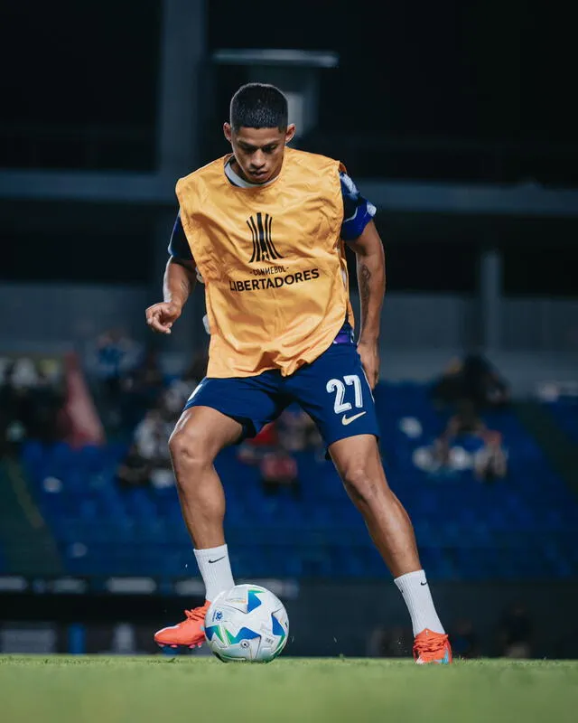  Kevin Quevedo fue titular en el Alianza Lima vs Nacional por la Copa Libertadores. Foto: Alianza Lima/X   