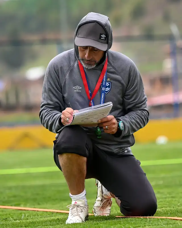  En su primer duelo con Universitario, Cristian Díaz perdió 3-1 en el Monumental. Foto: Cienciano/X   