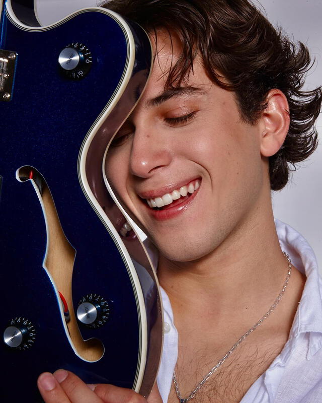 Alejandro Aramburú ha demostrado desde muy joven su pasión por la música. Foto: Instagram   