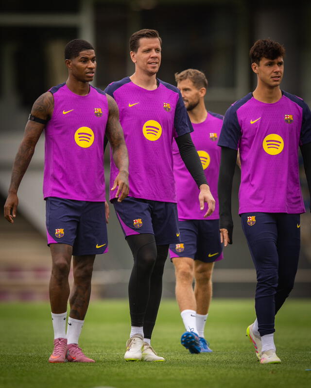 Diego Kochen en los entrenamientos del Barcelona. Foto: Twitter/Guillem Borras   