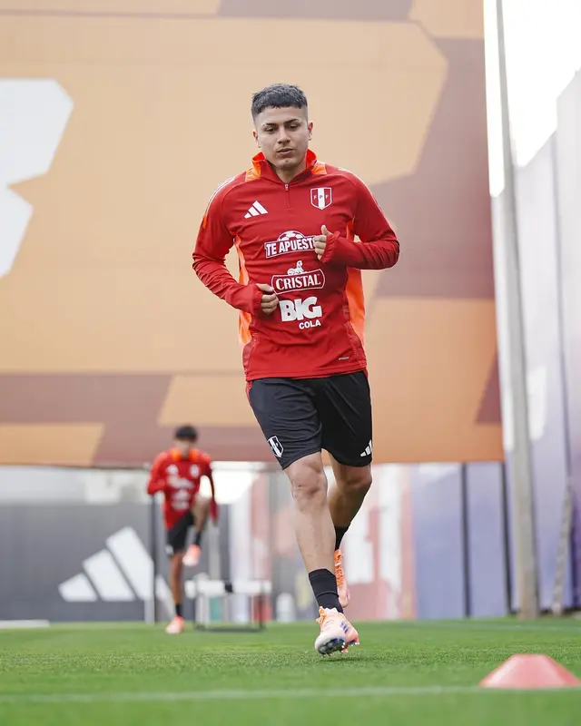Jairo Concha estuvo presente con la selección peruana en la última fecha doble de Eliminatorias. Foto: FPF   