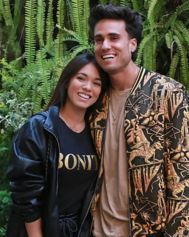 Jazmín Pinedo junto a Gino Assereto