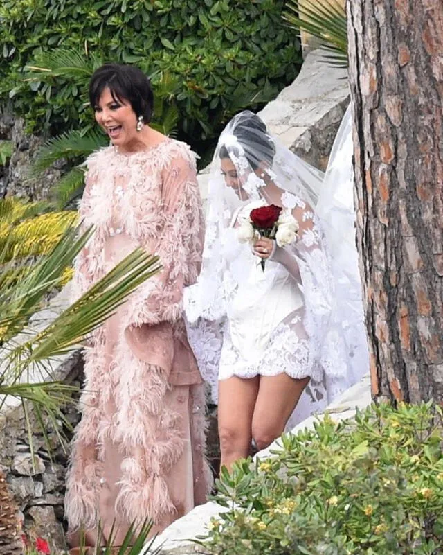 Kriss Jenner fue fotografiada junto a Kourtney en su boda en Italia. Foto: Instagram
