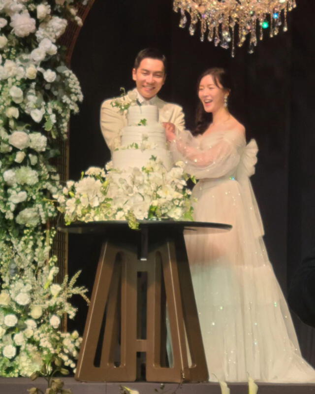  Lee Seung Gi y Lee Da In en su boda. Foto: Naver 