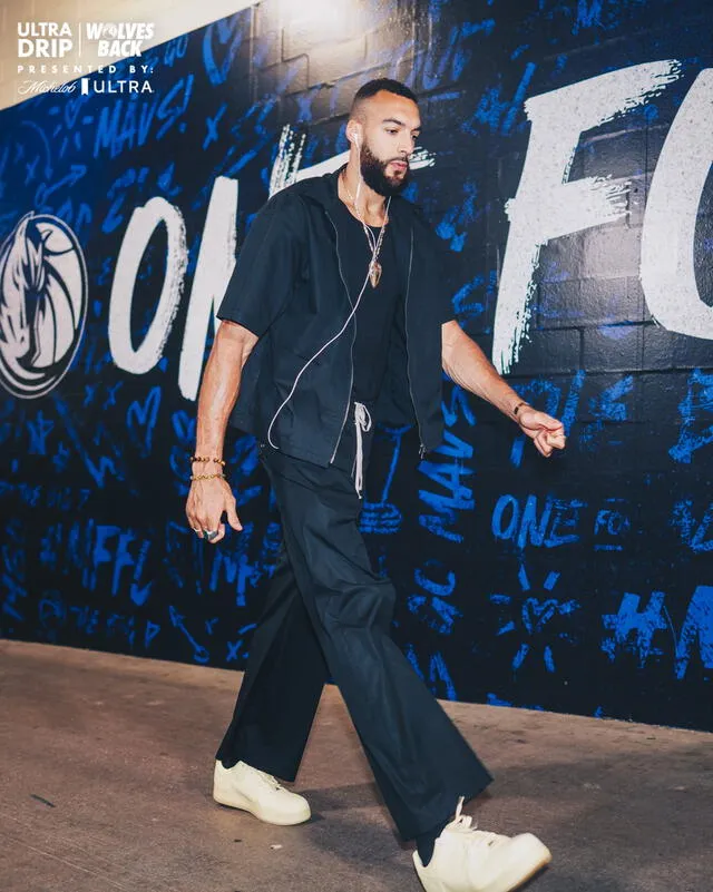 Los Wolves ya están en el estadio de los Mavs. Foto: Mavs   