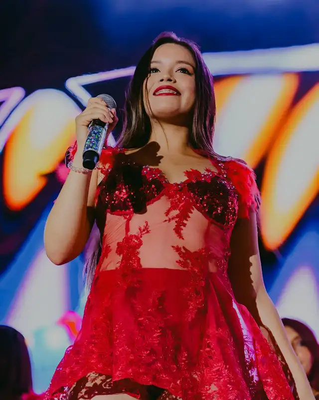 Kiara Lozano responde a haters por su estado de ánimo en conciertos. Foto: Facebook/Corazón Serrano   