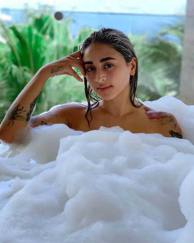 ‘La Chule’ y sus atrevidas fotos tras presunta infidelidad de Luisito Comunica ‘La Chule’ y sus atrevidas fotos tras presunta infidelidad de Luisito Comunica