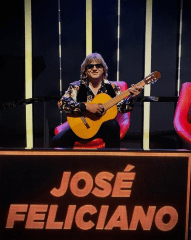 'José Feliciano' ocupa un sillón rojo de Yo soy: grandes batallas. Foto: Sebastián Landa/Instagram.
