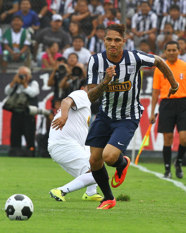 Paolo con camiseta de Alianza en un amistoso del 2014.   