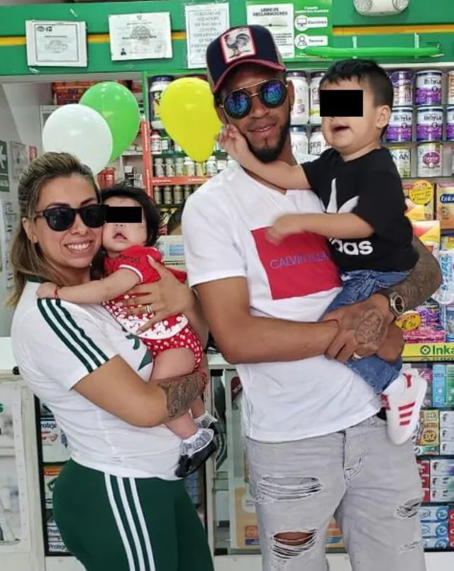 Pedro Gallese, Claudia Díaz y sus dos hijos