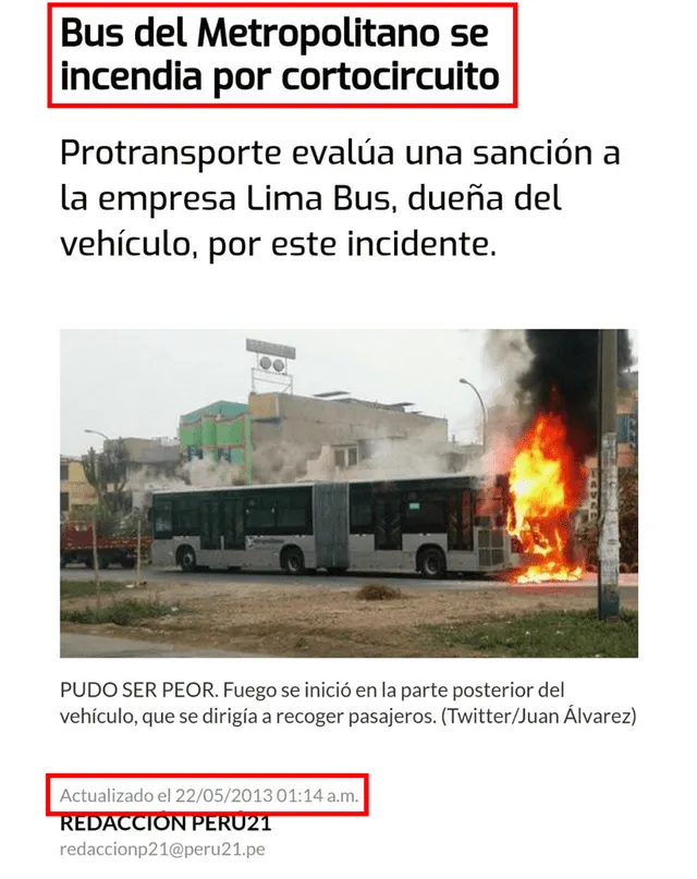 Fotografía original del bus Metropolitano incendiándose.