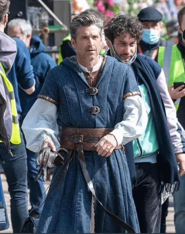 Patrick Dempsey también luce un atuendo similar a Giselle en la imágenes vistas. Foto: Disney Plus.