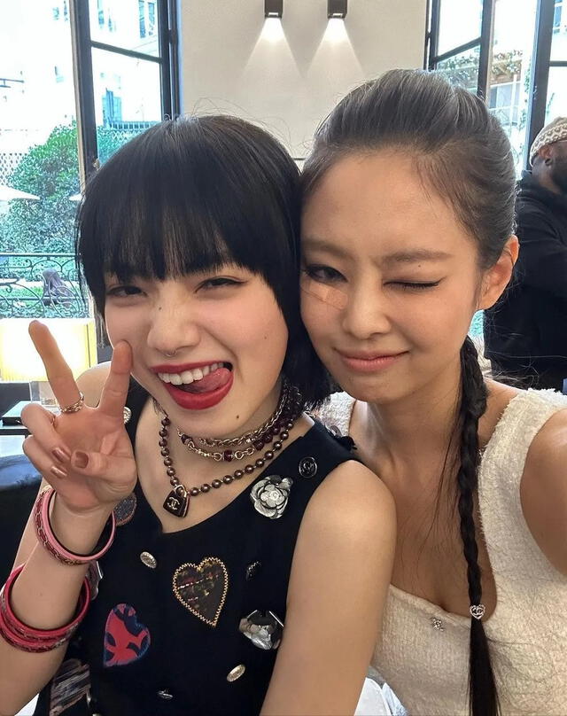  Nana Komatsu y Jennie Kim. Foto: Instagram   