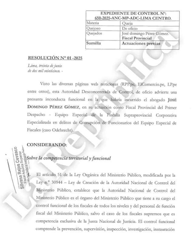 Resolución que busca censurar a José Domingo Pérez. Foto: La República Resolución que busca censurar a José Domingo Pérez. Foto: La República