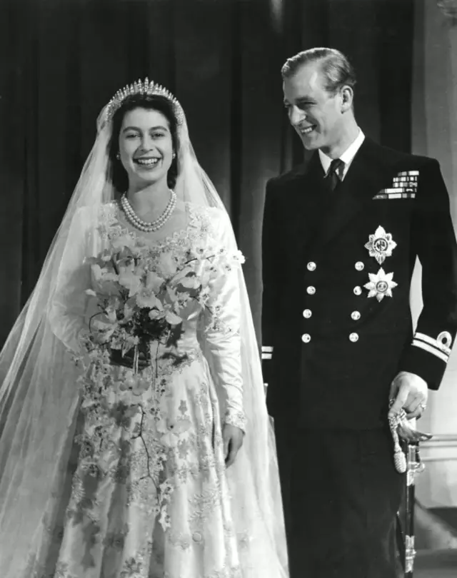 Reina Isabel II: su historia de amor con el príncipe Felipe, a quien conoció a los 13 años