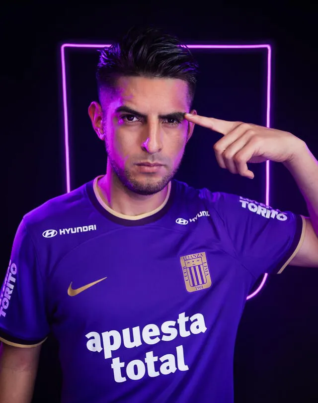 Carlos Zambrano es una de las figuras de Alianza Lima esta temporada. Foto: Club Alianza Lima   